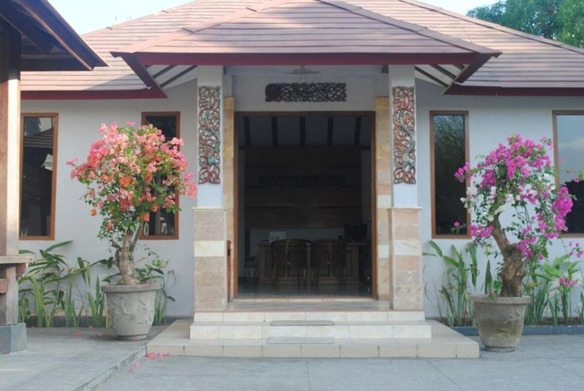 Lombok Beach Hotel Montongbuwoh Ngoại thất bức ảnh