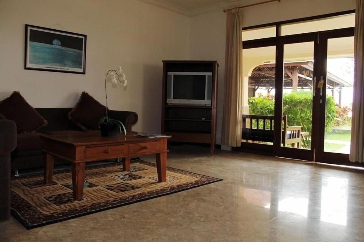 Lombok Beach Hotel Montongbuwoh Ngoại thất bức ảnh