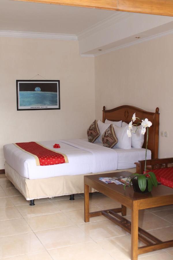 Lombok Beach Hotel Montongbuwoh Ngoại thất bức ảnh